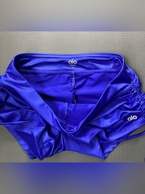 Alo Sweat It Trunk Yoga Athletic Ruched Workout Shorts Medium